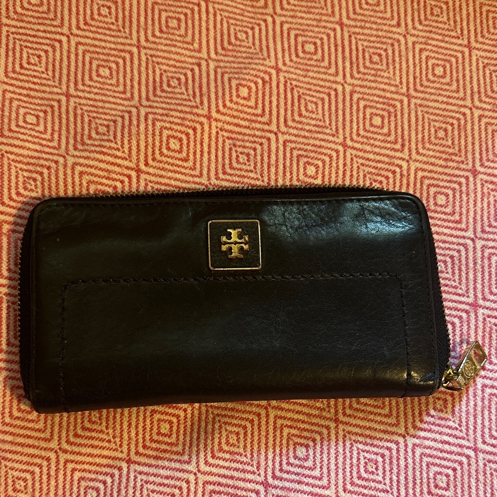 Tory Burch Black Leather Zip Wallet